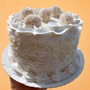 Bolo Brigadeiro Branco